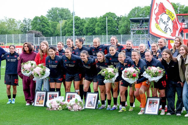 17.05.2026, xsscx, Frauen Fussball, Bayer 04 Leverkusen - Werder Bremen, 1. Fussball Bundesliga, 26. Spieltag, Ulrich-Haberland-Stadion, Saison 2025 2026: Mannschaftsfoto Bayer 04 Leverkusen zum Ende der saison 25 26 DFB regulations prohibit any use of photographs as image sequences and or quasi-video. Photo: xSandraxScherningxPressefotoKochx Nordrhein-Westfalen Germany