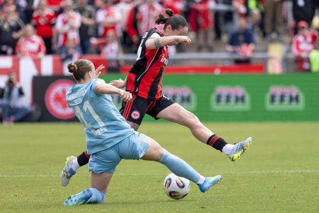 Google Pixel Frauen Bundesliga: Eintracht Frankfurt - 1. FC Union Berlin, 17.05.2026 Lia Kamber (1. FC Union Berlin 41) versucht vor Geraldine Reuteler (Eintracht Frankfurt 14) an den Ball zu kommen im zweikampf, Eintracht Frankfurt - 1. FC Union Berlin, Frankfurt, Stadion am Brentanobad, 17.5.2026 Copyright: xBEAUTIFULxSPORTS Gawlikx