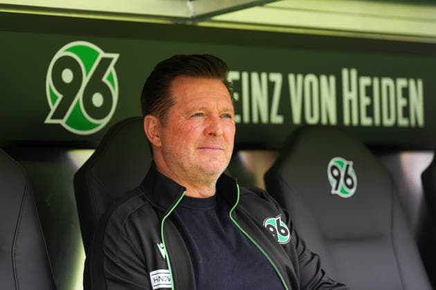 17.05.2026, xydrx, Herren, Fußball, 2.Bundesliga, Hannover 96 - 1.FC Nürnberg, Saison 2025 2026, Heinz von Heiden Arena: Christian Titz (Cheftrainer Hannover 96) DFB regulations prohibit any use of photographs as image sequences and or quasi-video.