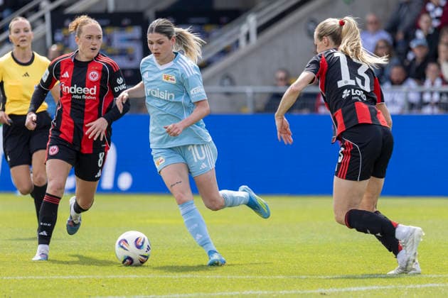 Google Pixel Frauen Bundesliga: Eintracht Frankfurt - 1. FC Union Berlin, 17.05.2026 Eileen Campbell (1. FC Union Berlin 10) am Ball & Lisanne Gräwe (Eintracht Frankfurt 8), Eintracht Frankfurt - 1. FC Union Berlin, Frankfurt, Stadion am Brentanobad, 17.5.2026 Copyright: xBEAUTIFULxSPORTS Gawlikx