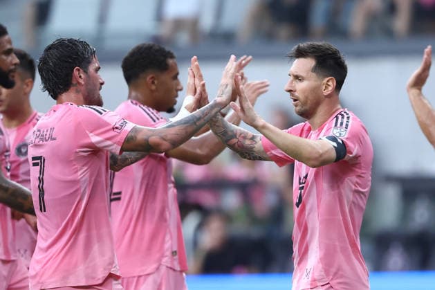 MIAMI, FL - MAY 17: Inter Miami CF midfielder Leo Messi (10) and Inter Miami CF midfielder Rodrigo de Paul (7) exchnage high fices after a goal and 1-0 lead in the first half during the match between the Portland Timbers and Inter Miami CF on Sunday, May 17, 2026 at Nu Stadium in Miami, FL. (Photo by Peter Joneleit Icon Sportswire) SOCCER: MAY 17 MLS, Fussball Herren, USA Inter Miami CF vs Portland Timbers EDITORIAL USE ONLY Icon2605017039