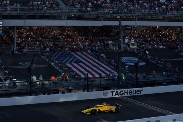 May 17, 2026, Speedway, Indiana, USA: Alex Palou (Spain), driver of the 10 Chip Ganassi Honda, takes the checkered flag and captures the pole position for the Indy 500 with a four lap average speed of 232.248 mph at the Indianapolis Motor Speedway. Speedway USA - ZUMAd212 20260517_zsp_d212_013 Copyright: xRichardxDolex
