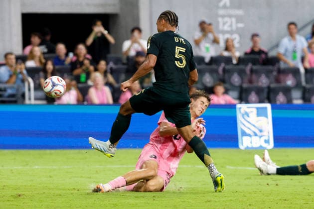 May 17, 2026, Miami, Florida, USA: Portland Timbers midfielder Brandon Bye (5) and Inter Miami forward DoÂ¡niel Pinto r (56) battle for the ball during a MLS, Fussball Herren, USA soccer match between Inter Miami CF and Portland Timbers at NU Stadium in Miami Miami USA - ZUMAa257 20260517_zsp_a257_020 Copyright: xChrisxArjoonx