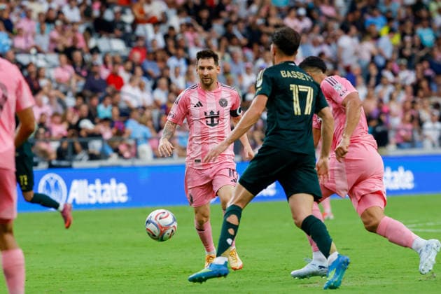 May 17, 2026, Miami, Florida, USA: Inter Miami forward Lionel Messi (10) kicks the ball during a MLS, Fussball Herren, USA soccer match between Inter Miami CF and Portland Timbers at NU Stadium in Miami Miami USA - ZUMAa257 20260517_zsp_a257_005 Copyright: xChrisxArjoonx