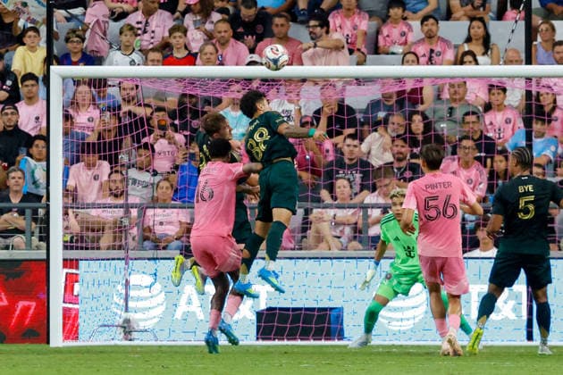 May 17, 2026, Miami, Florida, USA: Portland Timbers forward Gage Guerra (88) and Inter Miami defender Micael (16) battle for the ball during a MLS, Fussball Herren, USA soccer match between Inter Miami CF and Portland Timbers at NU Stadium in Miami Soccer 2026: Inter Miami 2:0 Portland Timbers  - ZUMAa257 20260517_zsp_a257_040 Copyright: xChrisxArjoonx