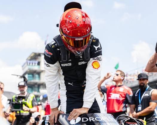 May 17, 2026, Speedway, Indiana, USA: MICK SCHUMACHER, driver of the No. 47 Honda for Rahal Letterman Lanigan Racing, climbs into his car during qualifying for the 110th Indianapolis 500 at Indianapolis Motor Speedway. Speedway USA - ZUMAw173 20260517_zsp_w173_045 Copyright: xLukexWelshx
