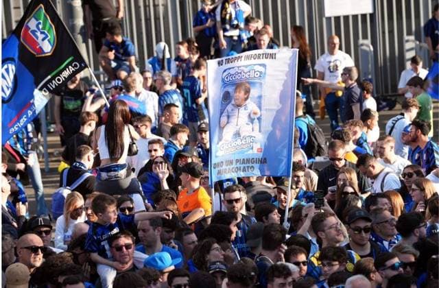RECORD DATE NOT STATED IPA84799298 - Milan, Celebration of Inter Internazionale s 21st scudetto , team over Pullman in front of San Siro stadium  Copyright: xx xx 84799298  Copyright: xIMAGOx xIMAGO IndependentxPhotoxAgencyxInt.x 84799298