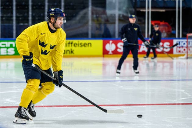 260518 Erik Brännström of Sweden at a practice session during the 2026 IIHF Ice hockey, Eishockey World Championship, WM, Weltmeisterschaft on May 18, 2026 in Fribourg. Photo: Jesper Zerman BILDBYRAN kod JZ JZ0717 ishockey ice hockey ishockey-vm 2026 vm 2026 iihf world championship träning practice sverige sweden day 4 bbeng Copyright: JESPERxZERMAN BB260518JZ022