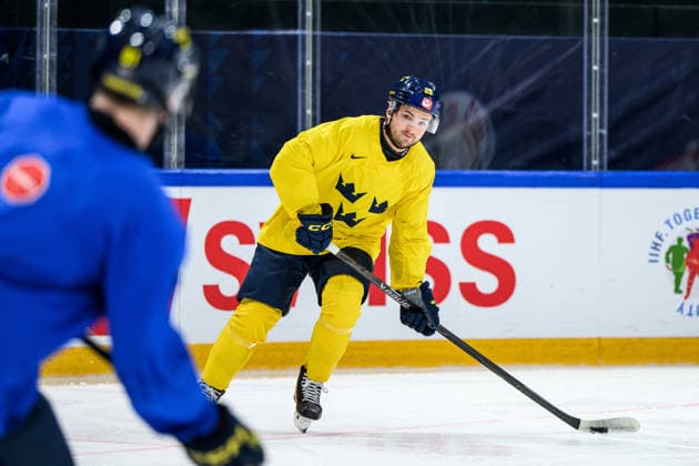 260518 Erik Brännström of Sweden at a practice session during the 2026 IIHF Ice hockey, Eishockey World Championship, WM, Weltmeisterschaft on May 18, 2026 in Fribourg. Photo: Jesper Zerman BILDBYRAN kod JZ JZ0717 ishockey ice hockey ishockey-vm 2026 vm 2026 iihf world championship träning practice sverige sweden day 4 bbeng Copyright: JESPERxZERMAN BB260518JZ041