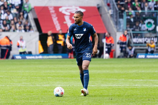 Mönchengladbach, Deutschland 16. Mai 2026: 1. BL - 2025 2026 - Sp. 34 - Borussia Mönchengladbach gegen TSG Hoffenheim Im Bild: Kevin Akpoguma (TSG) mit Ball DFL regulations prohibit any use of photographs as image sequences and or quasi-video. Borussia Park Nordrhein Westfalen *** Mönchengladbach, Germany 16 May 2026 1 BL 2025 2026 Sp 34 Borussia Mönchengladbach vs TSG Hoffenheim In picture Kevin Akpoguma TSG with ball DFL regulations prohibit any use of photographs as image sequences and or quasi video Borussia Park Nordrhein Westfalen Copyright: xFotostandx xGörtzx