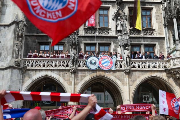 Das Team der FC Bayern Muenchen Frauen auf dem Rathaus-Balkon, GER, Empfang der FC Bayern Muenchen Frauen im Rathaus und Meisterfeier am Marienplatz, 18.05.2026, GER, Empfang der FC Bayern Muenchen Frauen im Rathaus und Meisterfeier am Marienplatz, 18.05.2026 Muenchen Copyright: xEibner-Pressefoto JennixMaulx EP_JML