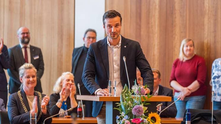 Empfang S04 in Gelsenkirchen ** NUR FÜR REDAKTIONELLE ZWECKE ** EDITORIAL USE ONLY **<p>Matthias Tillmann Empfang Schalke 04 Vertreter bei Oberbürgermeisterin Andrea Henze (SPD) am Dienstag, 20. Mai 2025 im Hans-Sachs-Haus in Gelsenkirchen.¨ Deutschland NRW Gelsenkirchen Copyright: ChristophxWojtyczka