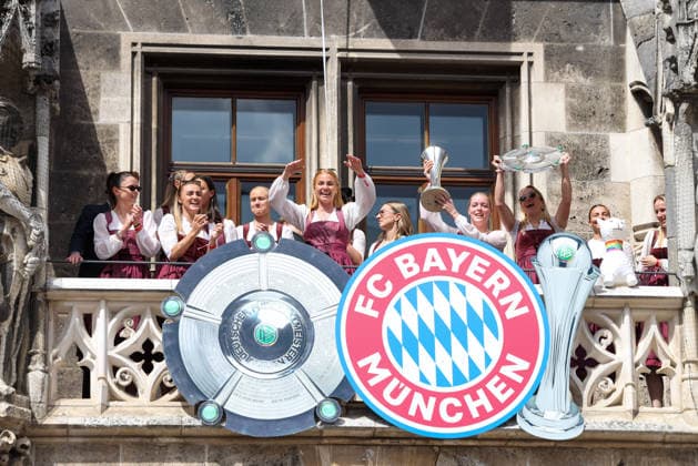 Das Team der FC Bayern Muenchen Frauen auf dem Rathaus-Balkon, GER, Empfang der FC Bayern Muenchen Frauen im Rathaus und Meisterfeier am Marienplatz, 18.05.2026, GER, Empfang der FC Bayern Muenchen Frauen im Rathaus und Meisterfeier am Marienplatz, 18.05.2026 Muenchen Copyright: xEibner-Pressefoto JennixMaulx EP_JML