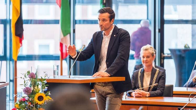 Empfang S04 in Gelsenkirchen ** NUR FÜR REDAKTIONELLE ZWECKE ** EDITORIAL USE ONLY **<p>Matthias Tillmann Empfang Schalke 04 Vertreter bei Oberbürgermeisterin Andrea Henze (SPD) am Dienstag, 20. Mai 2025 im Hans-Sachs-Haus in Gelsenkirchen.¨ Deutschland NRW Gelsenkirchen Copyright: ChristophxWojtyczka