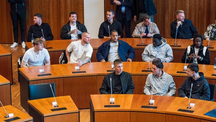Empfang S04 in Gelsenkirchen ** NUR FÜR REDAKTIONELLE ZWECKE ** EDITORIAL USE ONLY **<p>Empfang Schalke 04 Vertreter bei Oberbürgermeisterin Andrea Henze (SPD) am Dienstag, 20. Mai 2025 im Hans-Sachs-Haus in Gelsenkirchen.¨ Deutschland NRW Gelsenkirchen Copyright: ChristophxWojtyczka