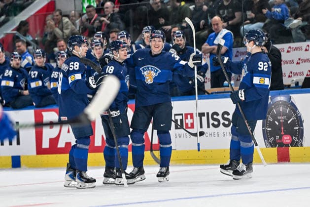 ZURICH, SWITZERLAND - MAY 18: Aatu Raty of Finland C) celebrates his goal with Urho Vaakanainen of Finland L), Vili Saarijarvi of Finland L) and Lenni Hameenaho of Finland R) during the 2026 IIHF Ice hockey, Eishockey World Championship, WM, Weltmeisterschaft Switzerland game between Finland and USA at Swiss Life Arena on May 18, 2026 in Zurich, Zurich. Zurich Swiss Life Arena Zurich Switzerland Copyright: xJustPictures.ch AndreaxBrancax jp-en-EuSpIm-JP7_ANB_Fin_USA_18052026_9280