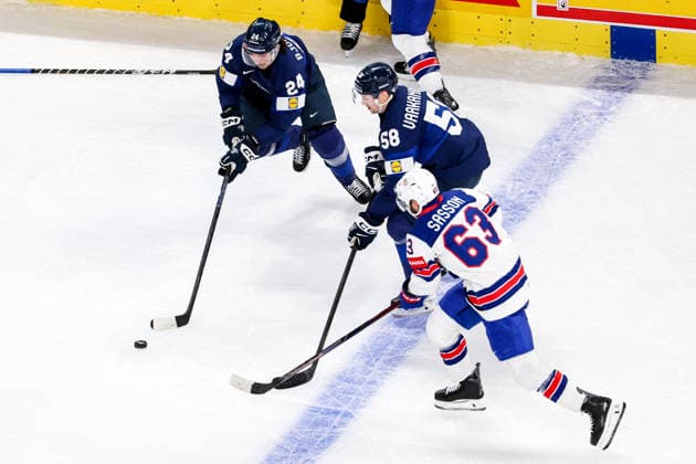 Ice hockey, Eishockey - IIHF WC 2026 ZURICH,SWITZERLAND,18.MAY.26 - ICE HOCKEY - IIHF Ice Hockey World Championship, WM, Weltmeisterschaft 2026, group stage, Finland vs USA. Image shows Hannes Bjorninen (FIN), Urho Vaakanainen (FIN) and Max Sasson (USA).  GEPAxpictures xMaticxKlansek
