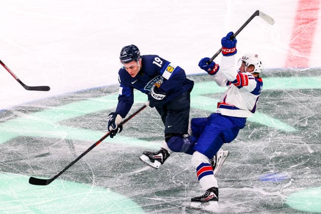 Ice hockey, Eishockey - IIHF WC 2026 ZURICH,SWITZERLAND,18.MAY.26 - ICE HOCKEY - IIHF Ice Hockey World Championship, WM, Weltmeisterschaft 2026, group stage, Finland vs USA. Image shows Waltteri Merela (FIN) and Oliver Moore (USA).  GEPAxpictures xMaticxKlansek