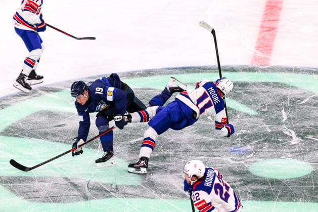 Ice hockey, Eishockey - IIHF WC 2026 ZURICH,SWITZERLAND,18.MAY.26 - ICE HOCKEY - IIHF Ice Hockey World Championship, WM, Weltmeisterschaft 2026, group stage, Finland vs USA. Image shows Waltteri Merela (FIN) and Oliver Moore (USA).  GEPAxpictures xMaticxKlansek