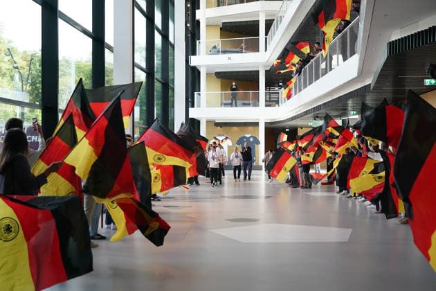 Laura Dafinger (Deutschland U17, U 17 bringt den Pokal und das Team in den DFB Campus zum Empfang der Europameisterinnen - Frankfurt 18.05.2026: Empfang der U17-Europameisterinnen im DFB-Campus