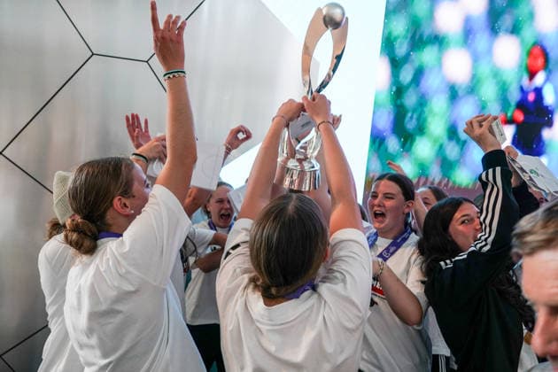 U17, U 17 Juniorinnen Nationalmannschaft feiert den Europameistertitel auf der Bühne des DFB-Campus - Frankfurt 18.05.2026: Empfang der U17-Europameisterinnen im DFB-Campus