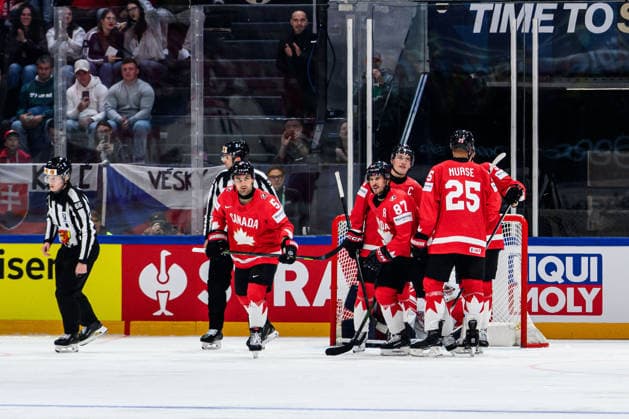 260518 Denton Mateychuk and Sidney Crosby of Canada celebrates after 3-0 during the 2026 IIHF Ice hockey, Eishockey World Championship, WM, Weltmeisterschaft match between Canada and Denmark on May 18, 2026 in Fribourg. Photo: Jesper Zerman BILDBYRAN kod JZ JZ0718 ishockey ice hockey ishockey-vm 2026 vm 2026 iihf world championship kanada canada danmark denmark canada kanada bbeng jubel danmark denmark celebrates Copyright: JESPERxZERMAN BB260518JZ091