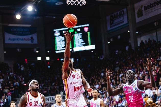 easyCredit Basketball Bundesliga, 2. Playoff-Viertelfinale: Telekom Baskets Bonn vs. Fitness First Baskets Würzburg, 18.05.2026 Johnathan Stove (Würzburg 22) punktet - easyCredit Basketball Bundesliga, 2. Playoff-Viertelfinale: Telekom Baskets Bonn vs. Fitness First Baskets Würzburg, 18.05.2026, Telekom Dome Bonn Copyright: xBEAUTIFULxSPORTS Derixx