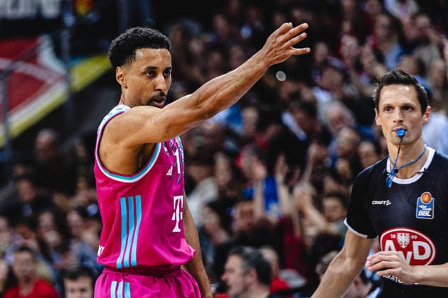 easyCredit Basketball Bundesliga, 2. Playoff-Viertelfinale: Telekom Baskets Bonn vs. Fitness First Baskets Würzburg, 18.05.2026 Joel Aminu (Telekom Baskets Bonn 21) feiert einen Dreier - easyCredit Basketball Bundesliga, 2. Playoff-Viertelfinale: Telekom Baskets Bonn vs. Fitness First Baskets Würzburg, 18.05.2026, Telekom Dome Bonn Copyright: xBEAUTIFULxSPORTS Derixx