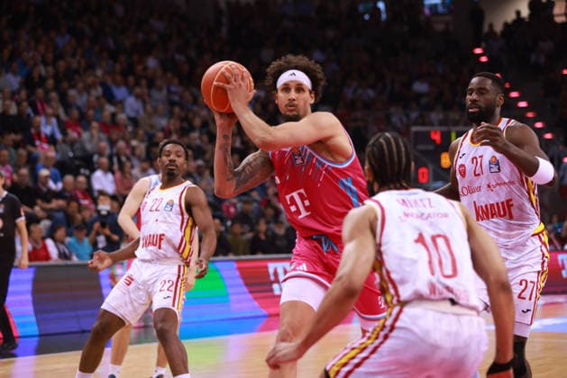 Michael Kessens (Bonn) am Ball, Bonn, Deutschland, 18.05.2026, Basketball Bundesliga, 2. Viertelfinale, Telekom Baskets Bonn vs Fitness First Würzburg Baskets