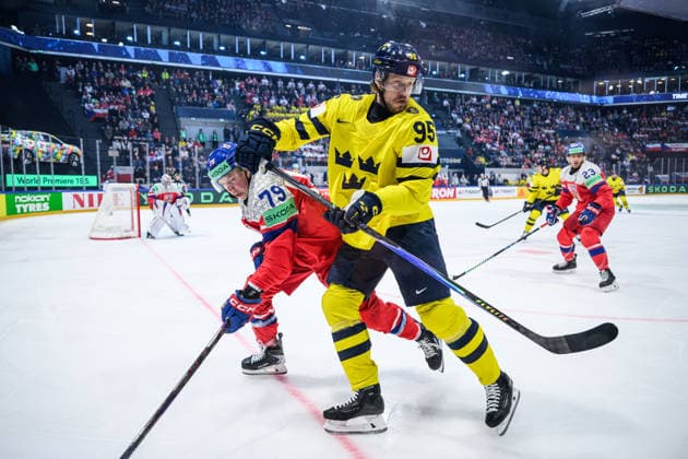 260518 Tomas Galvas of Czech Republic and Jacob De La Rose of Sweden during the 2026 IIHF Ice hockey, Eishockey World Championship, WM, Weltmeisterschaft match between Sweden and Czech Republic on May 18, 2026 in Fribourg. Photo: Jesper Zerman BILDBYRAN kod JZ JZ0719 ishockey ice hockey ishockey-vm 2026 vm 2026 iihf world championship sverige sweden tjeckien czech republic bbeng Copyright: JESPERxZERMAN BB260518JZ115