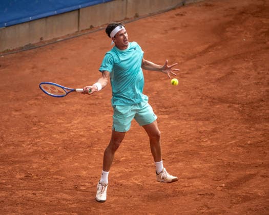 Bitpanda Hamburg Open 2026 Daniel Altmaier of Germany plays a forehand against Rinky Hijikata of Australia during their Men s Singles Round One match at the Bitpanda Hamburg Open in Hamburg, Germany, on May 18, 2026. Hamburg Germany  Copyright: xAndyxAstfalckx originalFilename:astfalck-bitpanda260518_npqwt.jpg