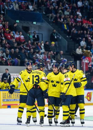 260518 Oliver Ekman-Larsson, Lucas Raymond, Ivar Stenberg, Viggo Björck och Albert Johansson of Sweden during the 2026 IIHF Ice hockey, Eishockey World Championship, WM, Weltmeisterschaft match between Sweden and Czech Republic on May 18, 2026 in Fribourg. Photo: Jesper Zerman BILDBYRAN kod JZ JZ0719 ishockey ice hockey ishockey-vm 2026 vm 2026 iihf world championship sverige sweden tjeckien czech republic bbeng Copyright: JESPERxZERMAN BB260518JZ119