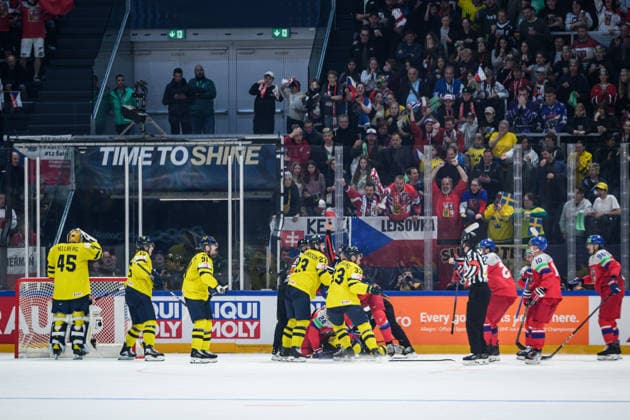 260518 Oliver Ekman-Larsson and Jakob Silfverberg of Sweden after the 0-3 goal during the 2026 IIHF Ice hockey, Eishockey World Championship, WM, Weltmeisterschaft match between Sweden and Czech Republic on May 18, 2026 in Fribourg. Photo: Jesper Zerman BILDBYRAN kod JZ JZ0719 ishockey ice hockey ishockey-vm 2026 vm 2026 iihf world championship sverige sweden tjeckien czech republic bbeng Copyright: JESPERxZERMAN BB260518JZ123