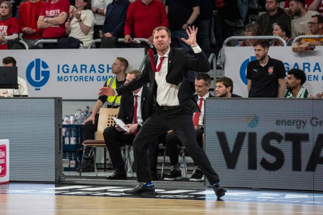 Bamberg, Deutschland 18. Mai 2026: 1. BBL Playoff Viertelfinale - 2025 2026 - Sp. 2 - Bamberg Baskets gegen Ratiopharm Ulm Im Bild: Trainer Anton Gavel (Bamberg) mit ganzen Einsatz an der Seitenlinie Brose Arena Bayern Copyright: xFotostandx xSchmittx