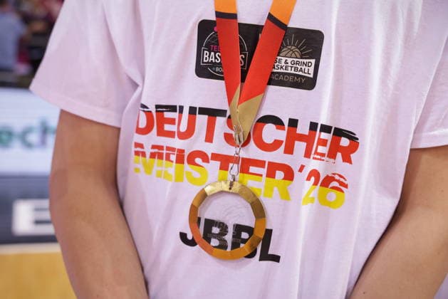 Deutscher Meister: JBBL Team Bonn Köln beim Spiel Telekom Baskets Bonnvs. Fitness First Würzburg Baskets Playoffs Viertelfinale Spiel 2 - Saison 2025 26