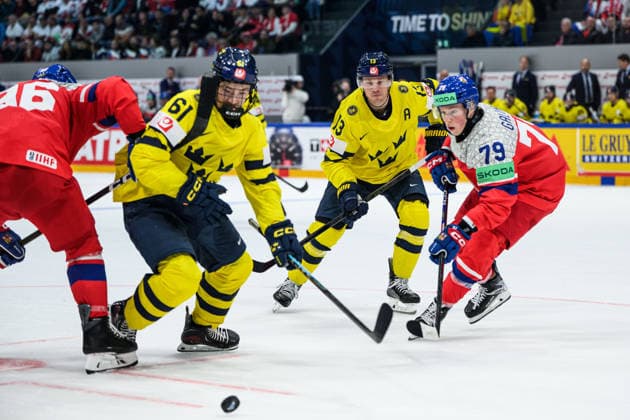 260518 Viggo Björck and Lucas Raymond of Sweden against Tomas Galvas of Czech Republic during the 2026 IIHF Ice hockey, Eishockey World Championship, WM, Weltmeisterschaft match between Sweden and Czech Republic on May 18, 2026 in Fribourg. Photo: Jesper Zerman BILDBYRAN kod JZ JZ0719 ishockey ice hockey ishockey-vm 2026 vm 2026 iihf world championship sverige sweden tjeckien czech republic bbeng Copyright: JESPERxZERMAN BB260518JZ143