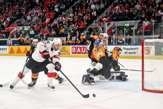 ZURICH, SWITZERLAND - MAY 18: Sven Andrighetto of Switzerland scores a goal against goalkeeper Jonas Stettmer of Germany during the 2026 IIHF Ice hockey, Eishockey World Championship, WM, Weltmeisterschaft Switzerland game between Germany and Switzerland at Swiss Life Arena on May 18, 2026 in Zurich, Zurich. Zurich Swiss Life Arena Zurich Switzerland Copyright: xJustPictures.ch AndreaxBrancax jp-en-EuSpIm-JP7_ANB_Ger_Sui_18052026_2330