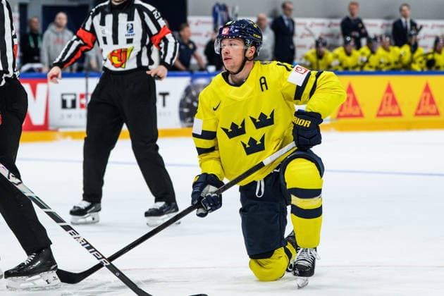 260518 Lucas Raymond of Sweden looks dejected during the 2026 IIHF Ice hockey, Eishockey World Championship, WM, Weltmeisterschaft match between Sweden and Czech Republic on May 18, 2026 in Fribourg. Photo: Jesper Zerman BILDBYRAN kod JZ JZ0719 ishockey ice hockey ishockey-vm 2026 vm 2026 iihf world championship sverige sweden tjeckien czech republic bbeng depp Copyright: JESPERxZERMAN BB260518JZ156