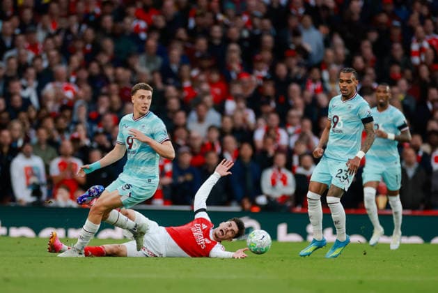 Premier League 2025 26 Arsenal v Burnley Emirates Stadium 18.05.2026 Kai Havertz of Arsenal and Maxime Estève of Burnley FC Premier League 2025 26 Arsenal v Burnley Emirates Stadium 18.05.2026 Photograph By Marc Aspland The Times  Copyright: xMarcxAsplandx NINTCHDBPICT001081982460