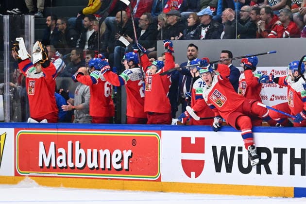 Czech players celebrate after winning the IIHF World Championship, WM, Weltmeisterschaft Group B match Sweden vs Czech Republic on May 18, 2026, Fribourg, Switzerland. (CTKxPhoto RadekxPetrasek) CTKPhotoP2026051808802  CTKPhotoP2026051808802