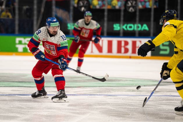 FRIBOURG, FRIBOURG - MAY 18: Jakub Flek of Czechia controls the puck during the 2026 IIHF World Championship, WM, Weltmeisterschaft Preliminary Round Group B match between Sweden and Czechia at BCF Arena on May 18, 2026 in Fribourg, Fribourg, Switzerland. Copyright: xLivioxBaeriswylx xSPPx Sportspressphoto_SPR149750