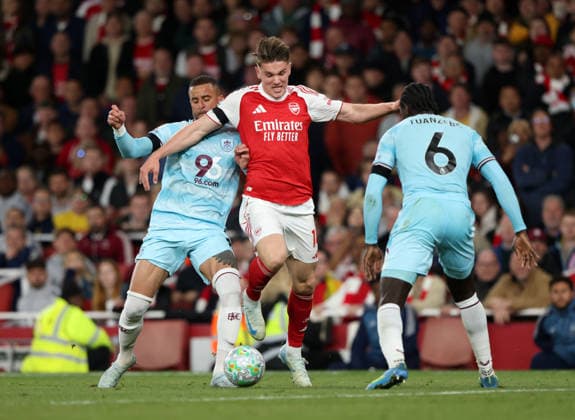 Kyle Walker (B) Viktor Gyokeres (A) at the Arsenal v Burnley EPL match, at the Emirates Stadium, London, UK on 18th May, 2026. 