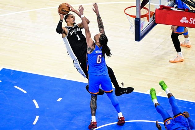 NBA, Basketball Herren, USA Western Conference Finals Game 1 - San Antonio Spurs at Oklahoma City Thunder San Antonio Spurs forward center Victor Wembanyama (L) shoots against Oklahoma City Thunder forward Jaylin Williams (R) during game 1 of the NBA Western Conference Finals between Oklahoma City Thunder and San Antonio Spurs in Oklahoma City, Oklahoma, USA, 18 May 2026. Oklahoma City United States  Copyright: xGERALDxLEONGx