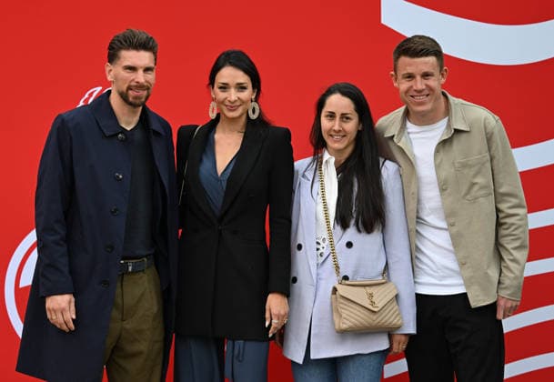 18.05.2026, xophax, Fussball 1.Bundesliga, Köln Cologne , 1.FC Koeln. Saisonende. Sommerpause. Saisonabschluss in der Kölner Flora. 1.FC Köln Ron Robert Zieler und Frau Anna , links und Dominique Heintz und Frau Laura , rechts Koeln