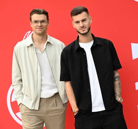 18.05.2026, xophax, Fussball 1.Bundesliga, Köln Cologne , 1.FC Koeln. Saisonende. Sommerpause. Saisonabschluss in der Kölner Flora. 1.FC Köln Joel Schmied und Tom Krauss, rechts Koeln