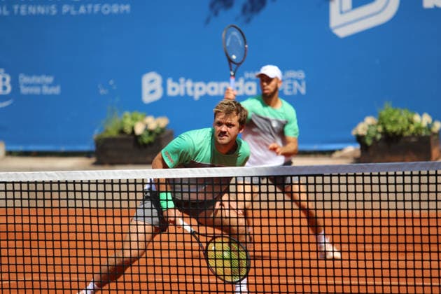 Bitpanda Hamburg Open am Hamburger Rothenbaum, ATP, Tennis Herren 500, Doppel: Kevin Krawietz (am Netz) und Tim Pütz (h.).