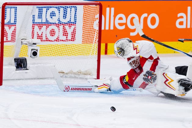 ZURICH, SWITZERLAND - MAY 19: Atte Tolvanen (Austria, 35) keeping the puck during the Preliminary Round - Group A Match 21 between Latvia and Austria at the IIHF Ice hockey, Eishockey World Championship, WM, Weltmeisterschaft 2026, Swiss Life Arena on May 19, 2026 in Zurich, Switzerland. Zurich Switzerland Copyright: xTimoxSteinx
