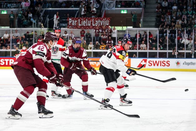 Ice hockey, Eishockey - IIHF WC 2026 ZURICH,SWITZERLAND,19.MAY.26 - ICE HOCKEY - IIHF Ice Hockey World Championship, WM, Weltmeisterschaft 2026, group stage, Austria vs Latvia. Image shows Mario Huber (AUT).  GEPAxpictures xMaticxKlansek