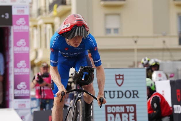 Denmark™s Jonas Vingegaard Hansen of Team Visma Lease A Bike during Stage 10 of the Giro d™Italia from Viareggio to Massa, Italy, Tuesday May 19, 2026.  Copyright: xMassimoxPaolone LaPressex
