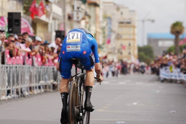 Denmark™s Jonas Vingegaard Hansen of Team Visma Lease A Bike during Stage 10 of the Giro d™Italia from Viareggio to Massa, Italy, Tuesday May 19, 2026.  Copyright: xMassimoxPaolone LaPressex